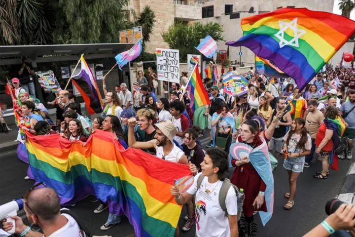 Thousands of Israelis join Jerusalem Pride parade