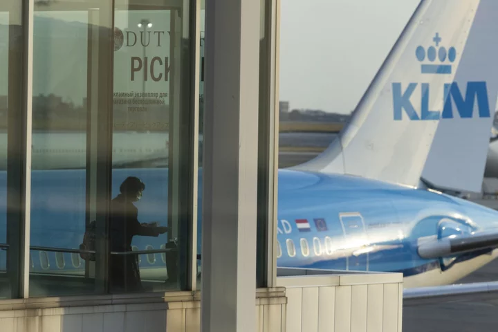 JetBlue Wants to Kick KLM Out of JFK If It Loses Amsterdam Airport Access