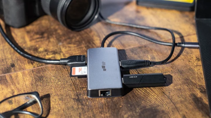 Connect 8 devices to this $53 USB-C hub