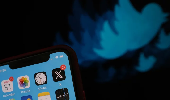 Switch back to the old Twitter bird logo from X with this iOS feature