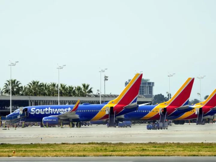 White mother claims Southwest Airlines thought she was trafficking when traveling with her Black daughter, according to lawsuit