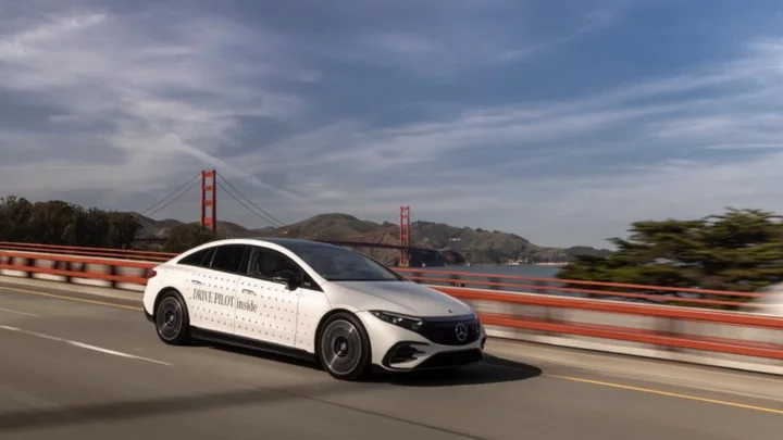 Mercedes Gets Green Light to Sell Cars With Automated Driving Tech in California