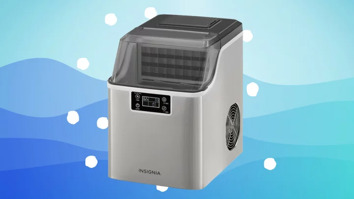 Today only: Save 43% on Insignia's portable ice maker at Best Buy