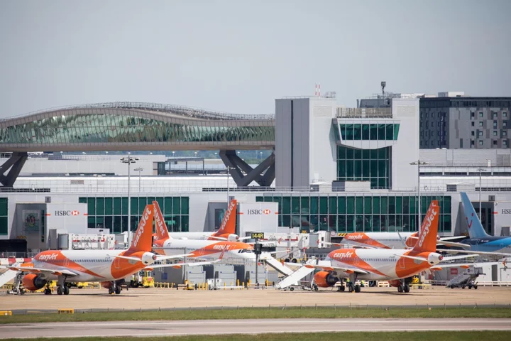 London Gatwick Airport Seeks Second Runway as Air Travel Booms
