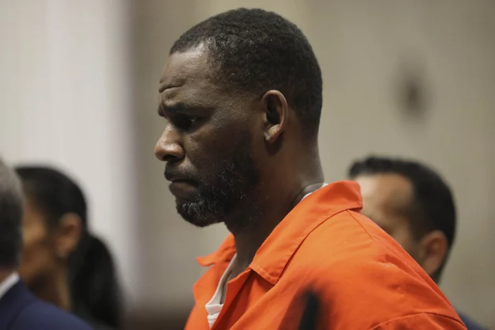 R Kelly’s $500,000 Royalties Ordered to Be Given to Victims