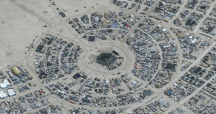Thousands stuck in deep mud at Burning Man festival
