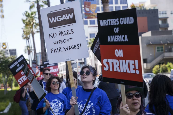 How to support the writers' and SAG strikes online and off