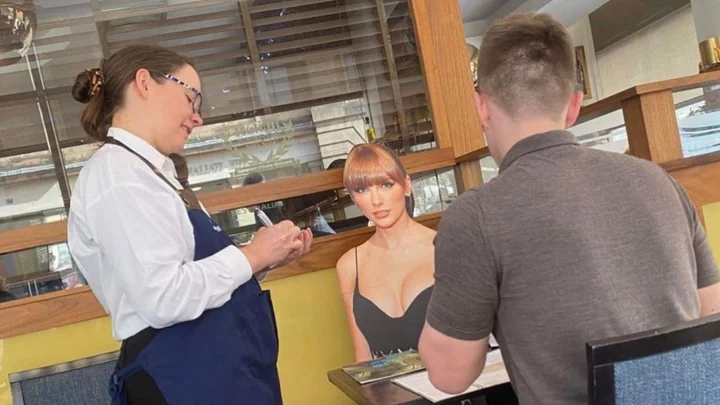 Man forced to go on date with 'Taylor Swift' after losing fantasy football league