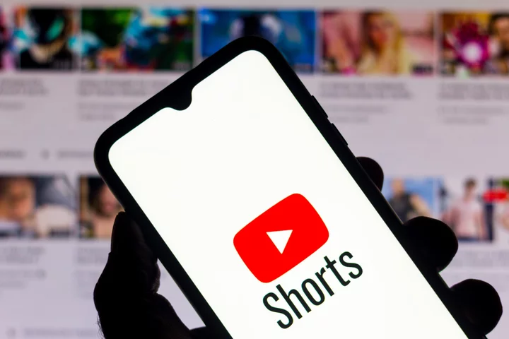 YouTube Shorts announces collaborations, live vertical video recommendations