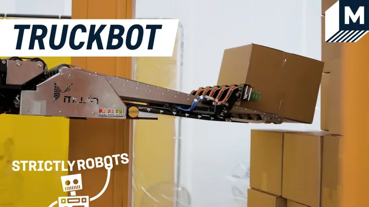 This robot can unload up to 1,000 cases per hour