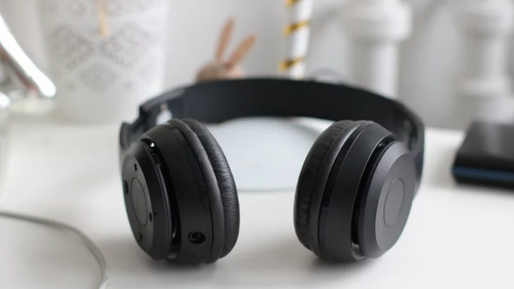 The best noise-cancelling headphones from top brands