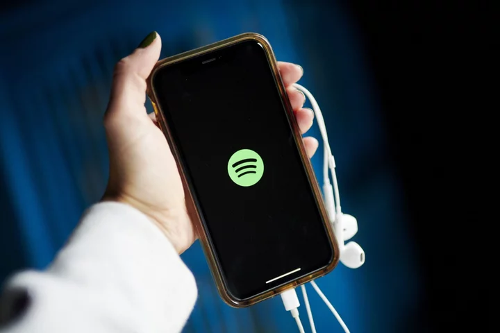 Apple Defies EU Over Antitrust Charges in Spotify Probe