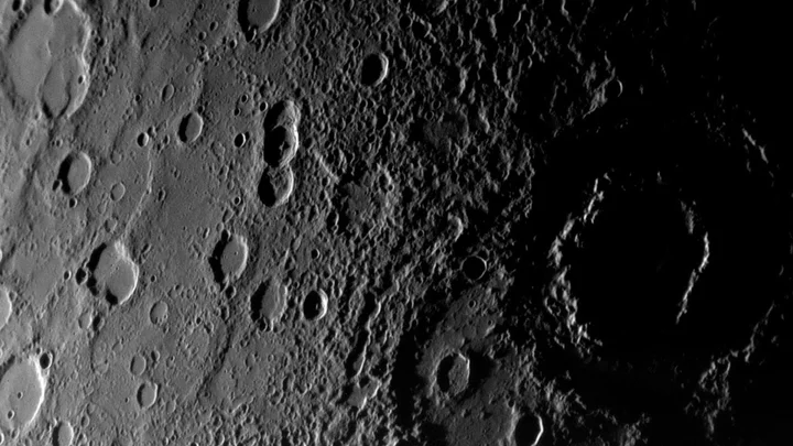 Scientists say that the planet Mercury is still shrinking