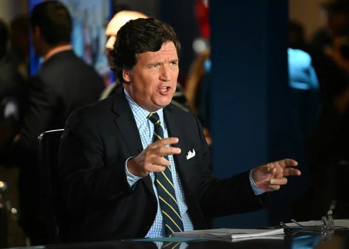 Tucker Carlson is reviving his show on Twitter