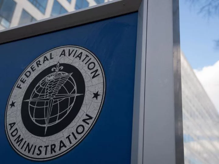 FAA launches new training for air traffic controllers to reduce 'close calls'