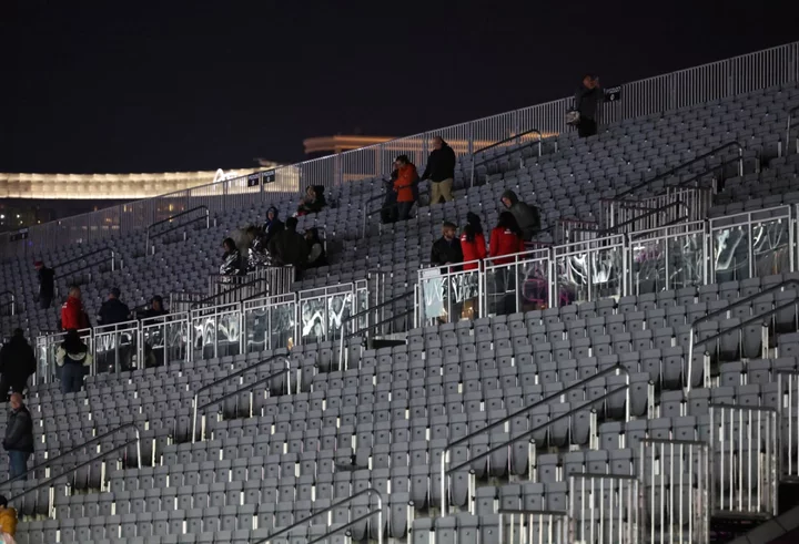Las Vegas GP resumes in front of empty stands as fans sent home at 1:30am