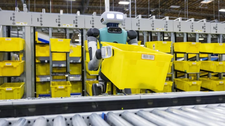 Amazon Tests Using Humanoid Robots in Warehouses