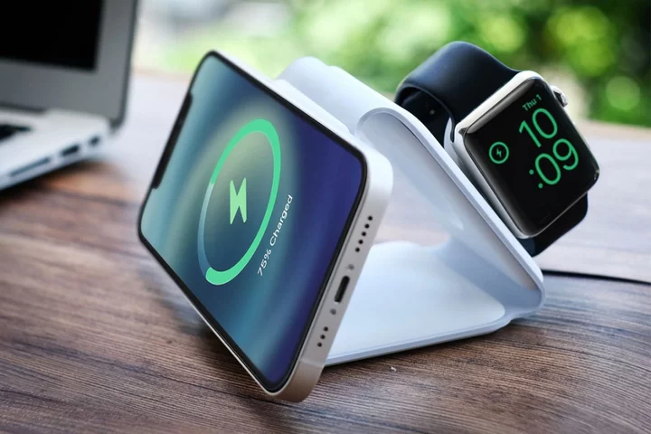This wallet-sized, 3-in-1 wireless charging station is $40