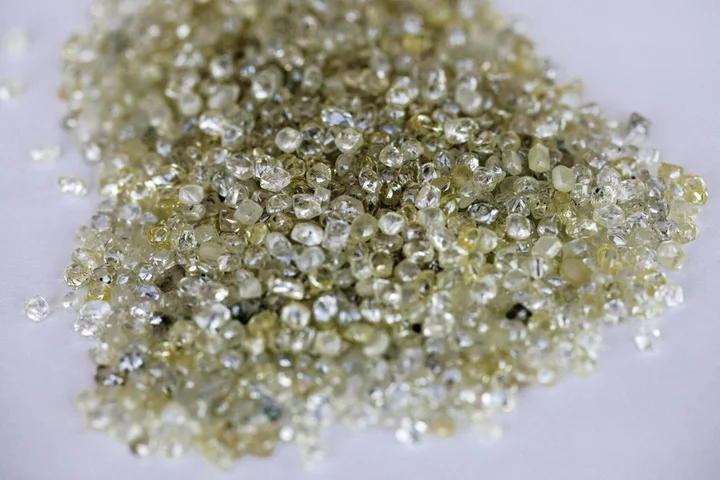 De Beers Diamond Sales Slump 
