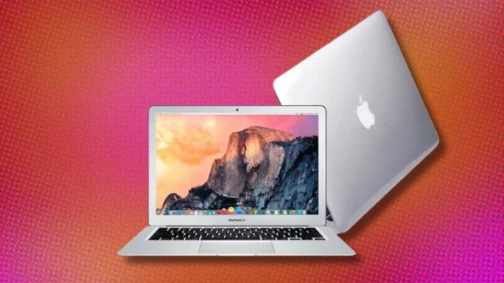 This 2017 MacBook Air is only $370