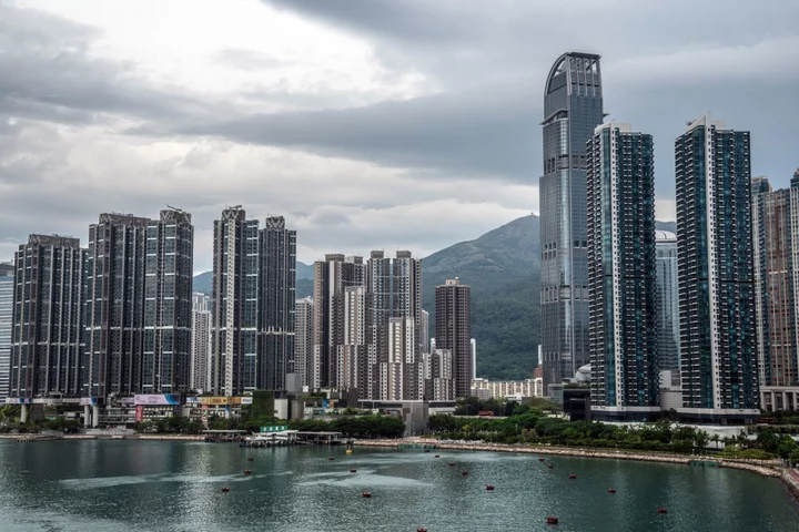 Hong Kong Rental Market Heats Up While Singapore Boom Cools
