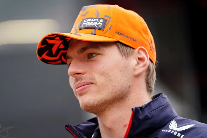 Max Verstappen argues with race engineer during qualifying before grid penalty