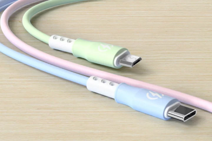 Charge three devices simultaneously with this $17 charging cable