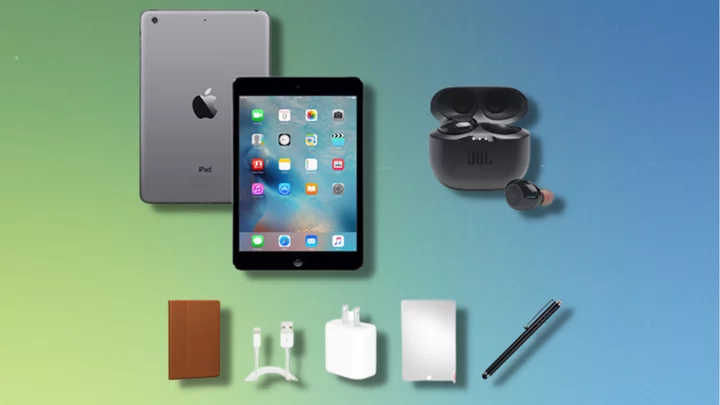 Score a like-new iPad mini 2 for $115, plus free headphones and accessories