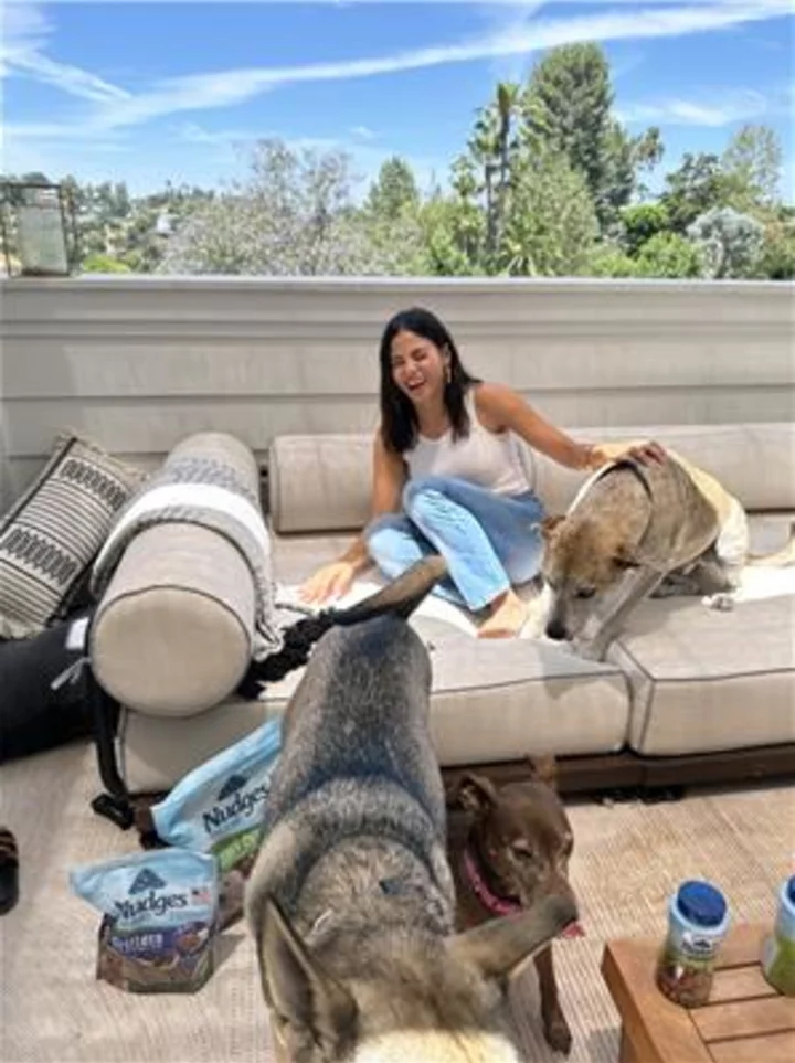 Blue Buffalo Teams Up with Actress and Dog Mom Jenna Dewan to Celebrate the Important Role Dogs Play during Back to School