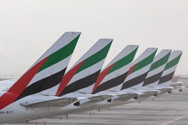 Emirates Says Back in Market Soon for Order of Up to 150 Jets