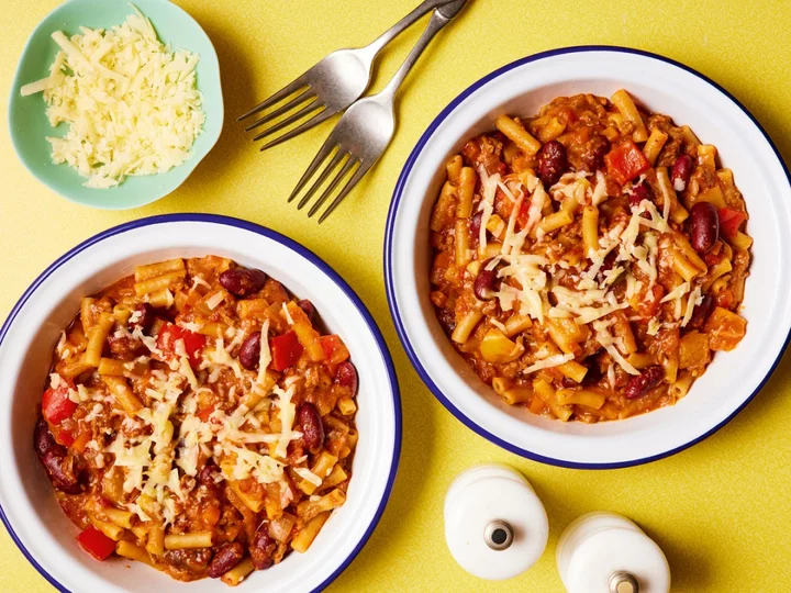 ‘Deliciously indulgent’ one-pot chilli mac and cheese