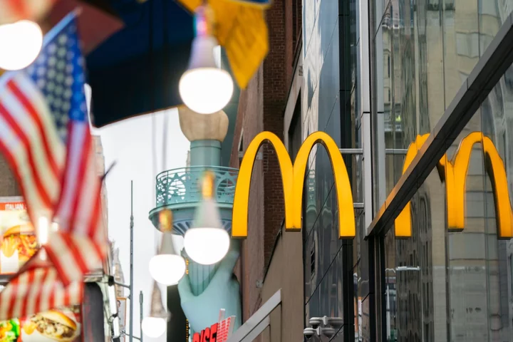 McDonald’s Sales, Profit Beat Estimates as Diners Flock to Chain