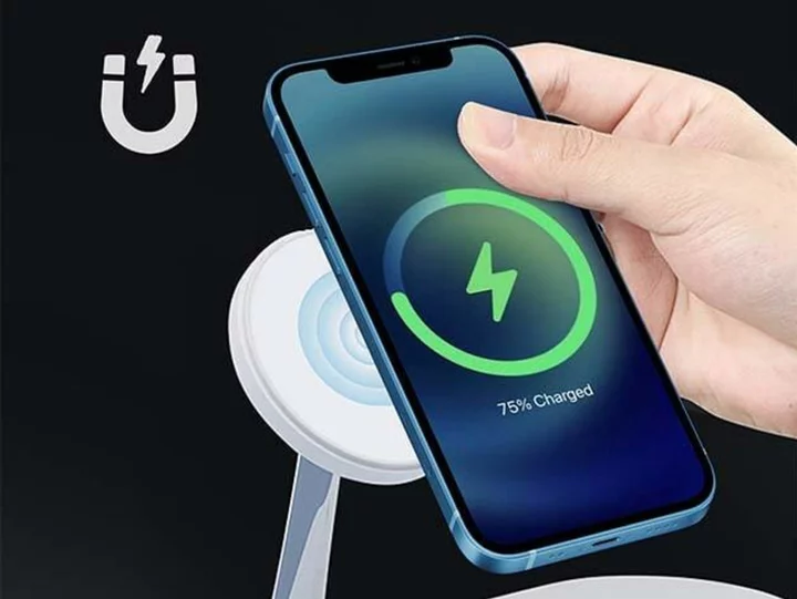 This 5-in-1 wireless charging station and lamp is now $55