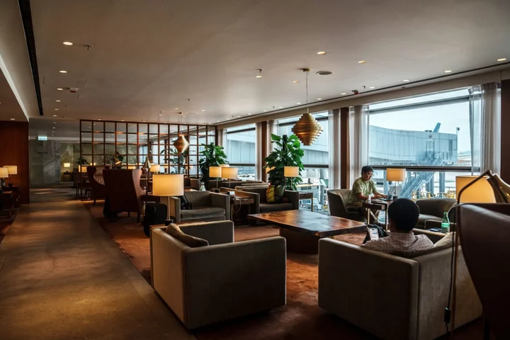 Hong Kong’s Best Airport Lounge Shows Travel and Luxury Are Back