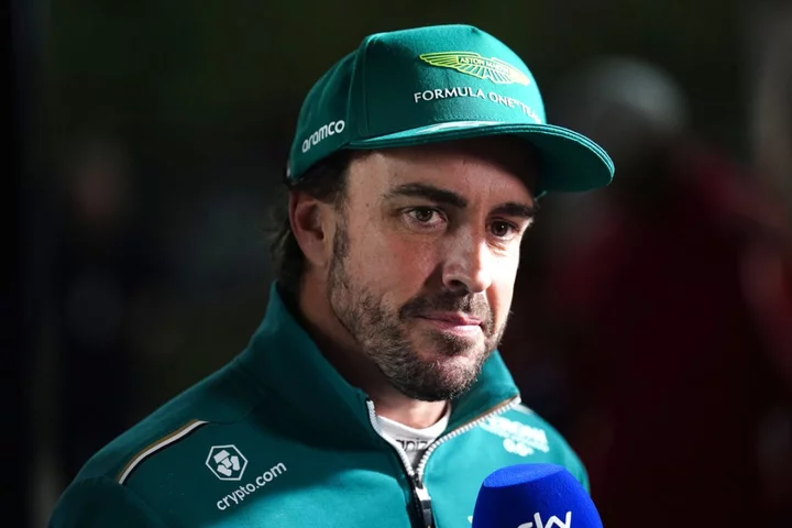 Fernando Alonso: Hamilton can win eighth title but Verstappen can break records