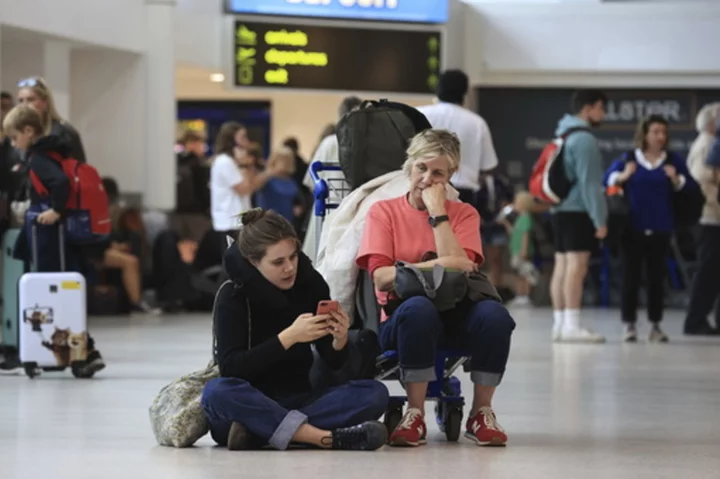 UK air controllers say flight data sparked glitch that snarled hundreds of flights