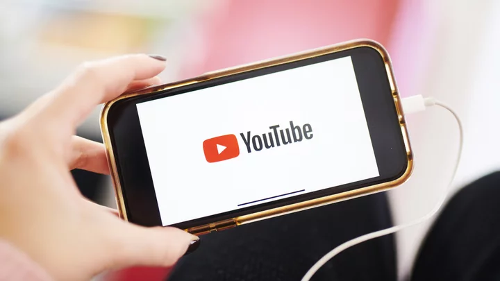 YouTube is testing an AI feature that summarises videos