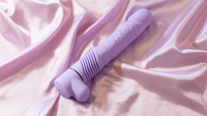 Self-thrusting dildos are here, and I tried them