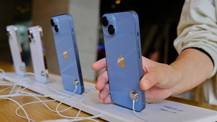 Smartphone Shipments on Track for Another Low in 2023: Can iPhone 15 Help?
