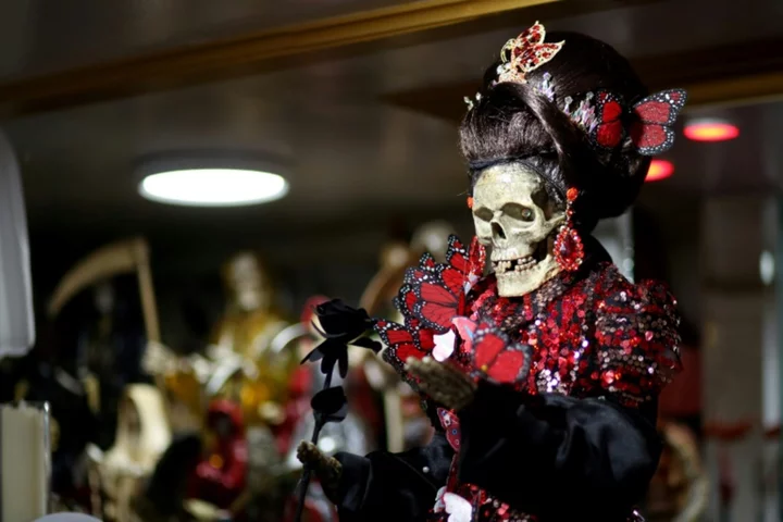 Skeleton saint Santa Muerte attracts devotees among US Latinos