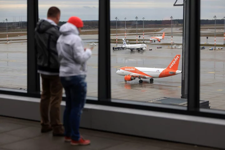 EasyJet Scrapped 100 Flights at Gatwick Due to Thunderstorms