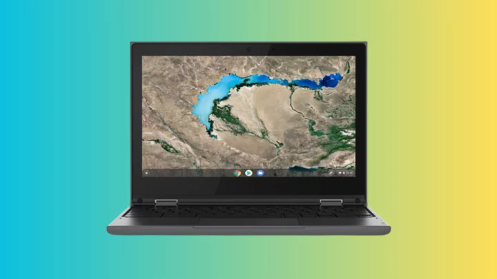 Pay only $111 for this refurbished 2-in-1 Lenovo Chromebook