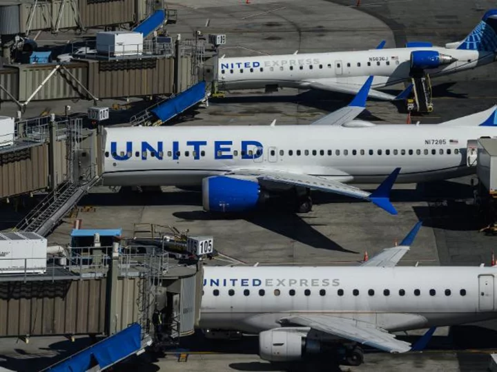 United delays all flights nationwide following ground stop due to 'equipment outage'