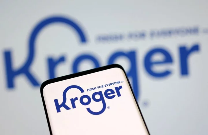 Kroger to divest over 400 stores in bid to close $25 billion Albertsons deal