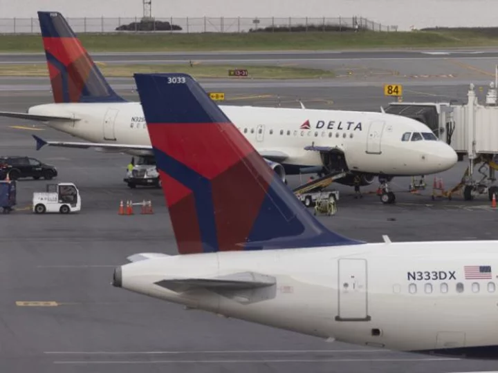 Department of Transportation investigating lengthy Delta Air Lines delay in triple-digit temperatures