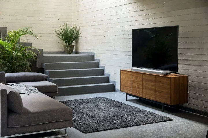 Get the Bose Smart Soundbar 900 for a record-low price of under $560